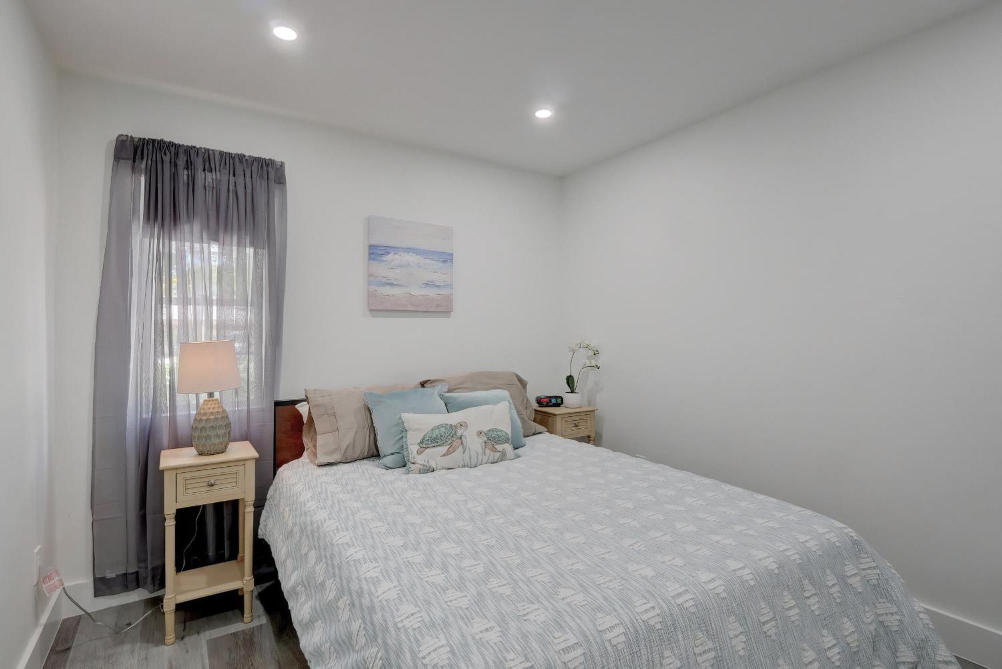 Charming Downtown Retreat With Private Units Villa Bonita Springs Exteriör bild