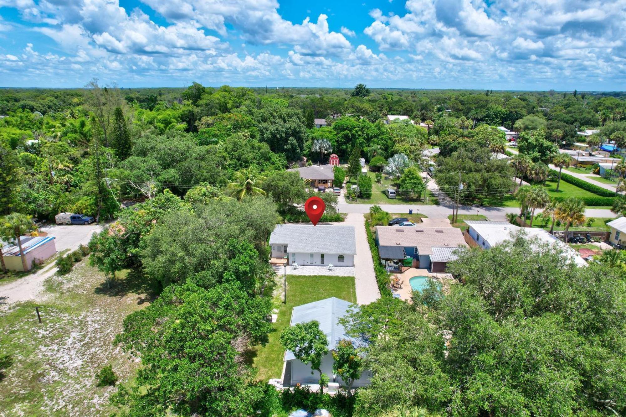 Charming Downtown Retreat With Private Units Villa Bonita Springs Exteriör bild