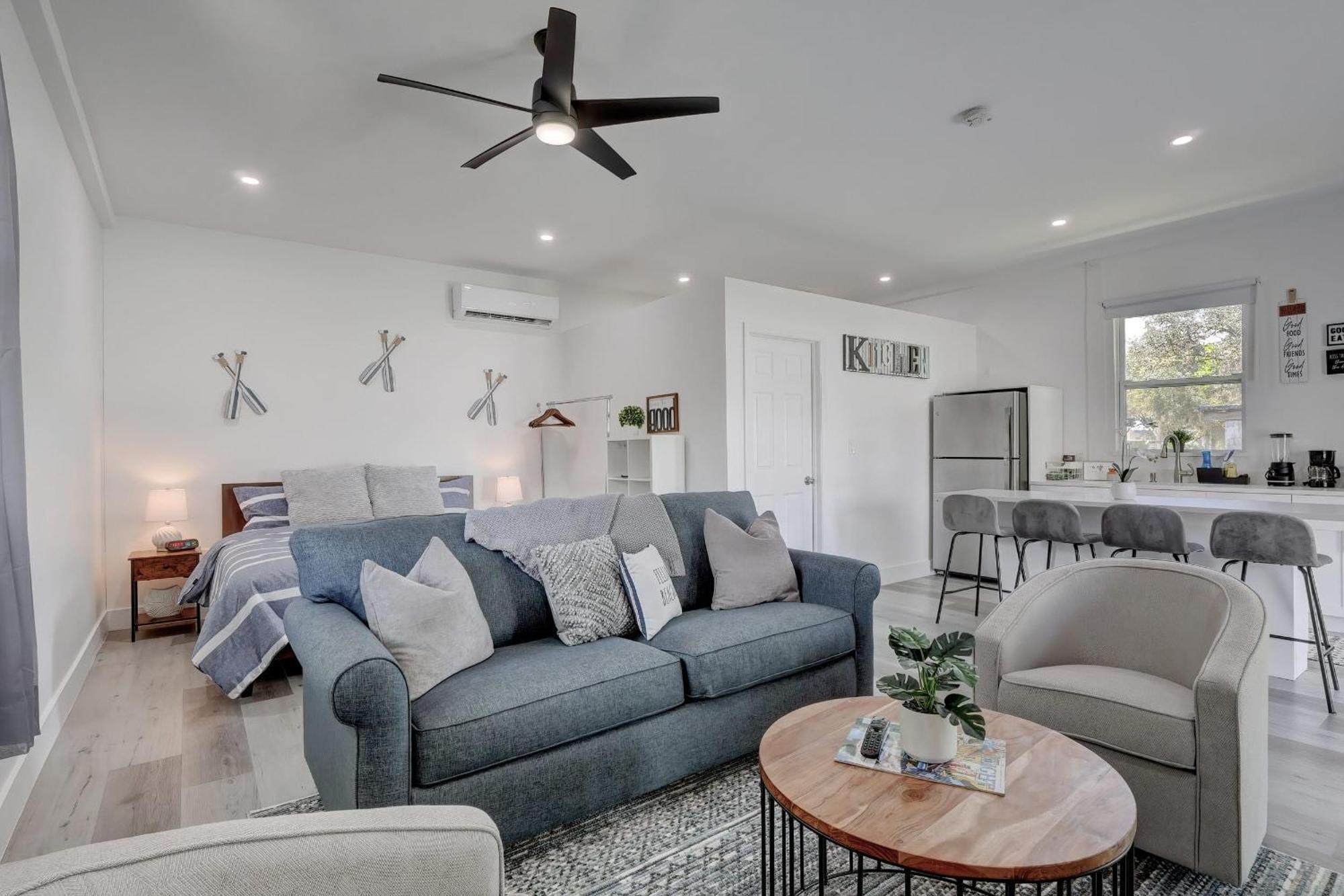 Charming Downtown Retreat With Private Units Villa Bonita Springs Exteriör bild