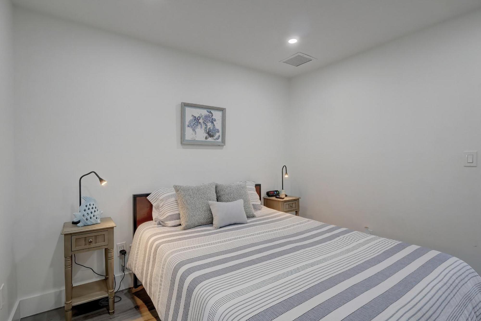 Charming Downtown Retreat With Private Units Villa Bonita Springs Exteriör bild