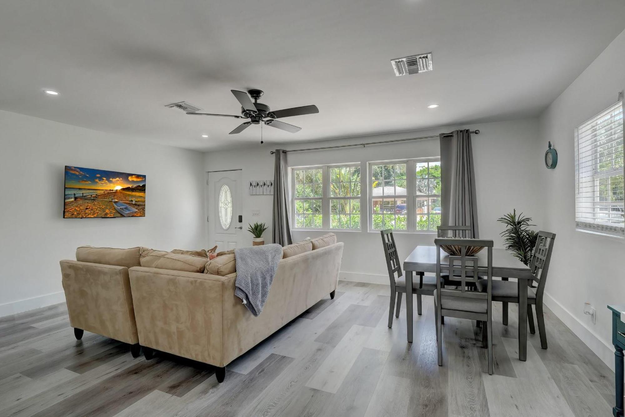 Charming Downtown Retreat With Private Units Villa Bonita Springs Exteriör bild