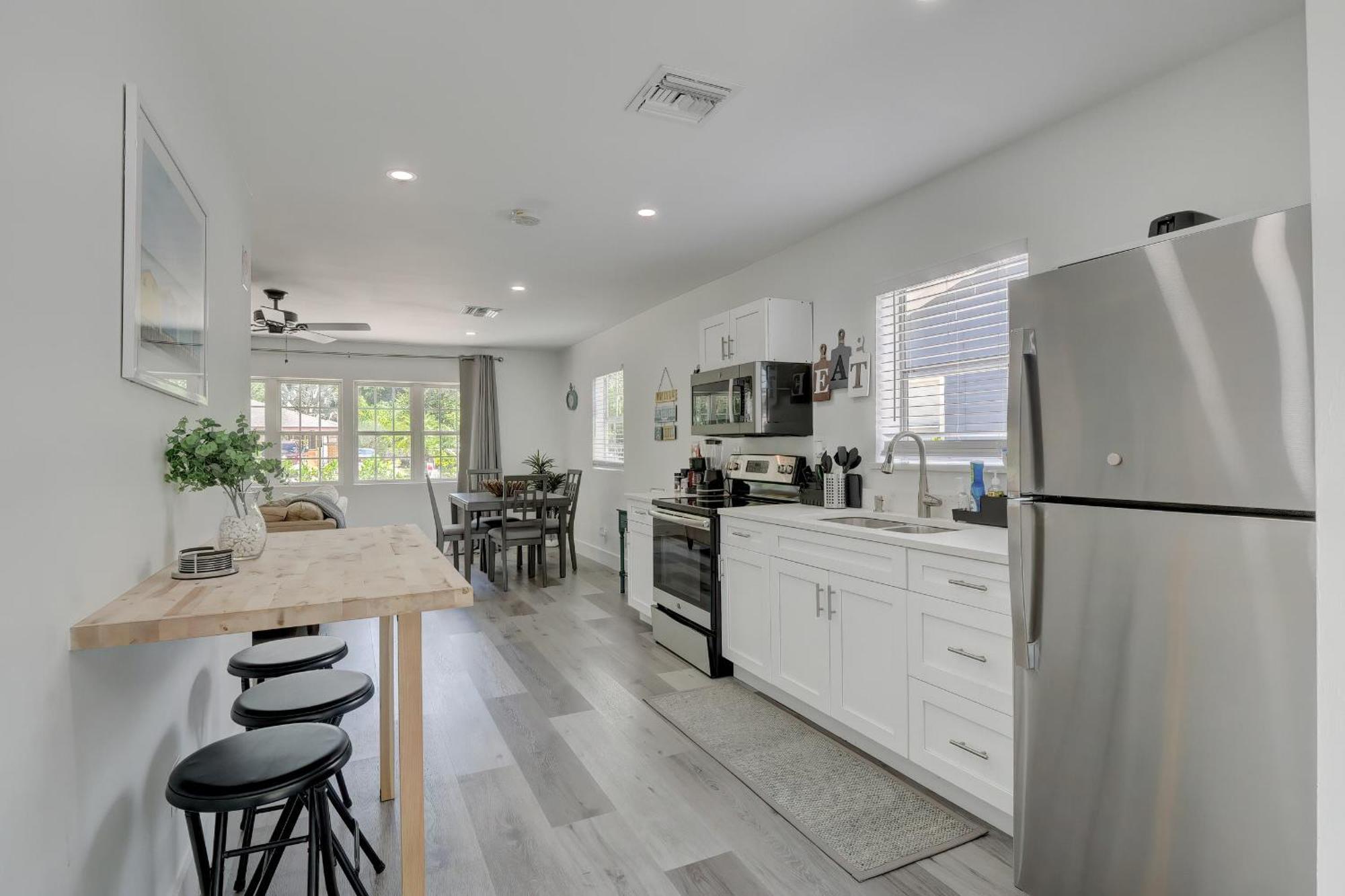 Charming Downtown Retreat With Private Units Villa Bonita Springs Exteriör bild