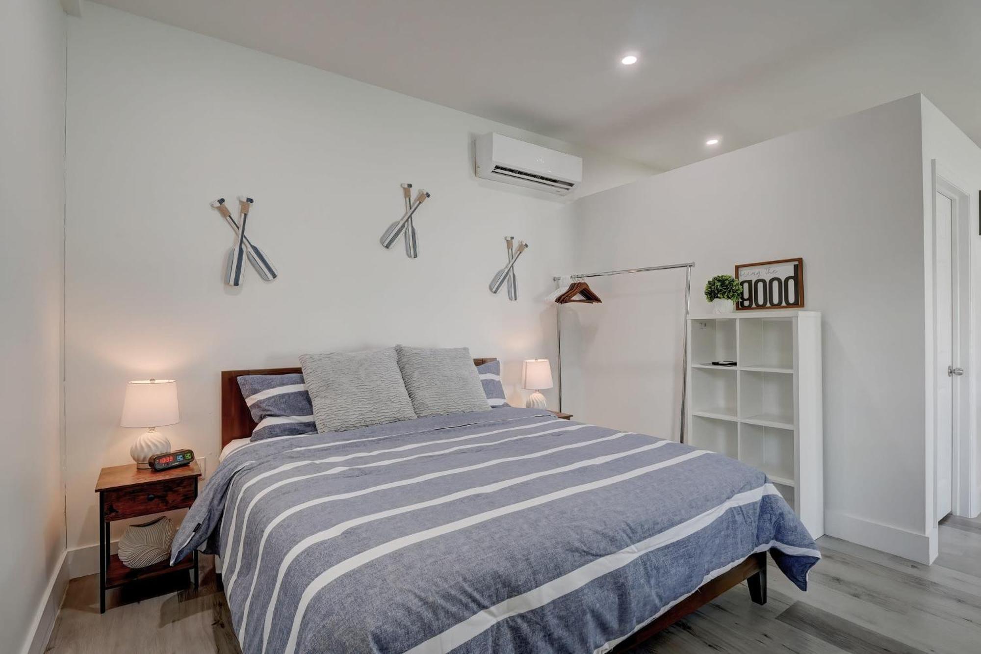 Charming Downtown Retreat With Private Units Villa Bonita Springs Exteriör bild