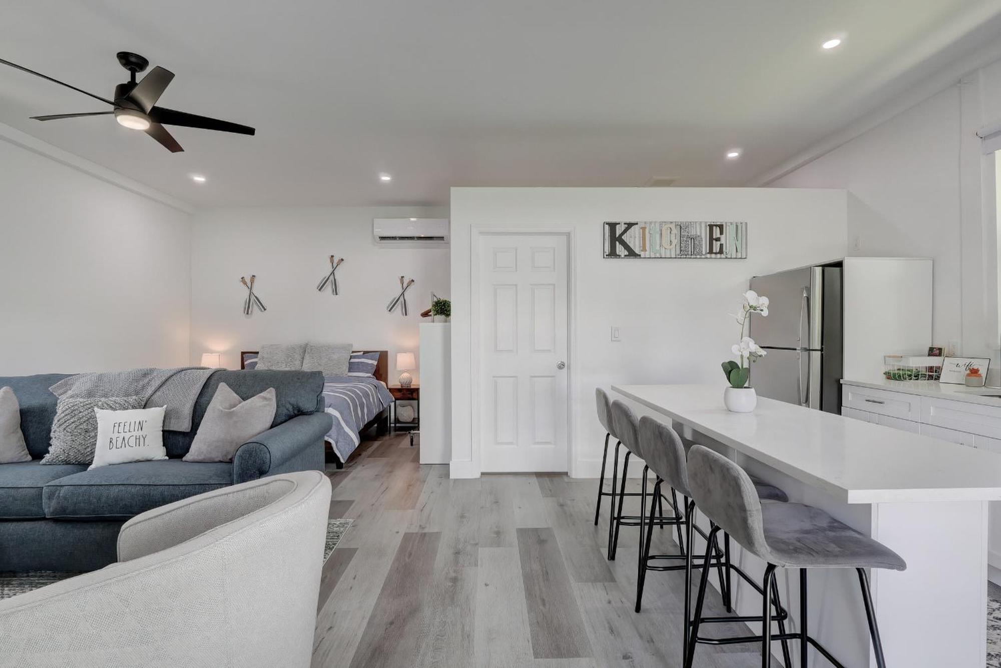 Charming Downtown Retreat With Private Units Villa Bonita Springs Exteriör bild