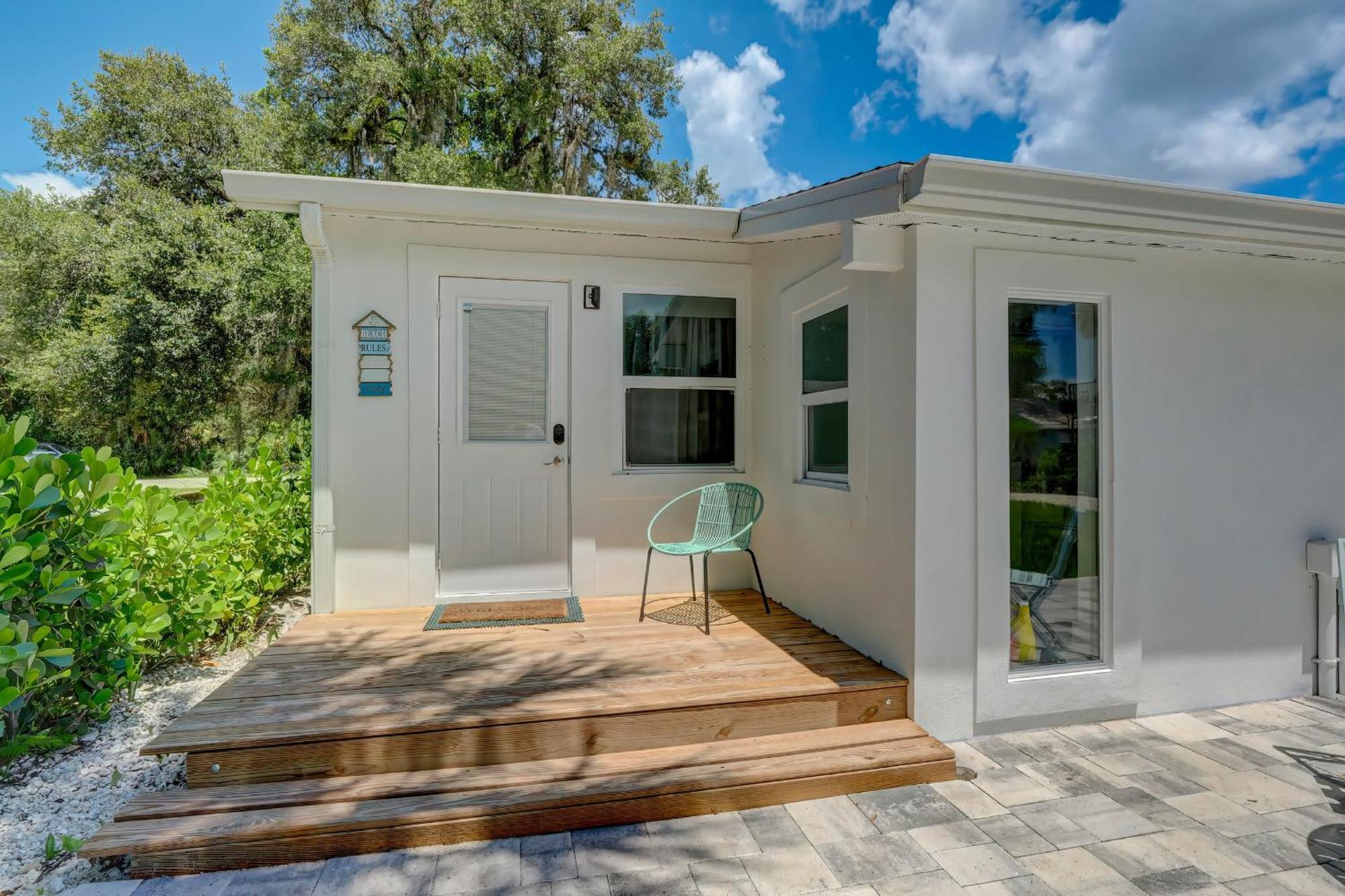 Charming Downtown Retreat With Private Units Villa Bonita Springs Exteriör bild