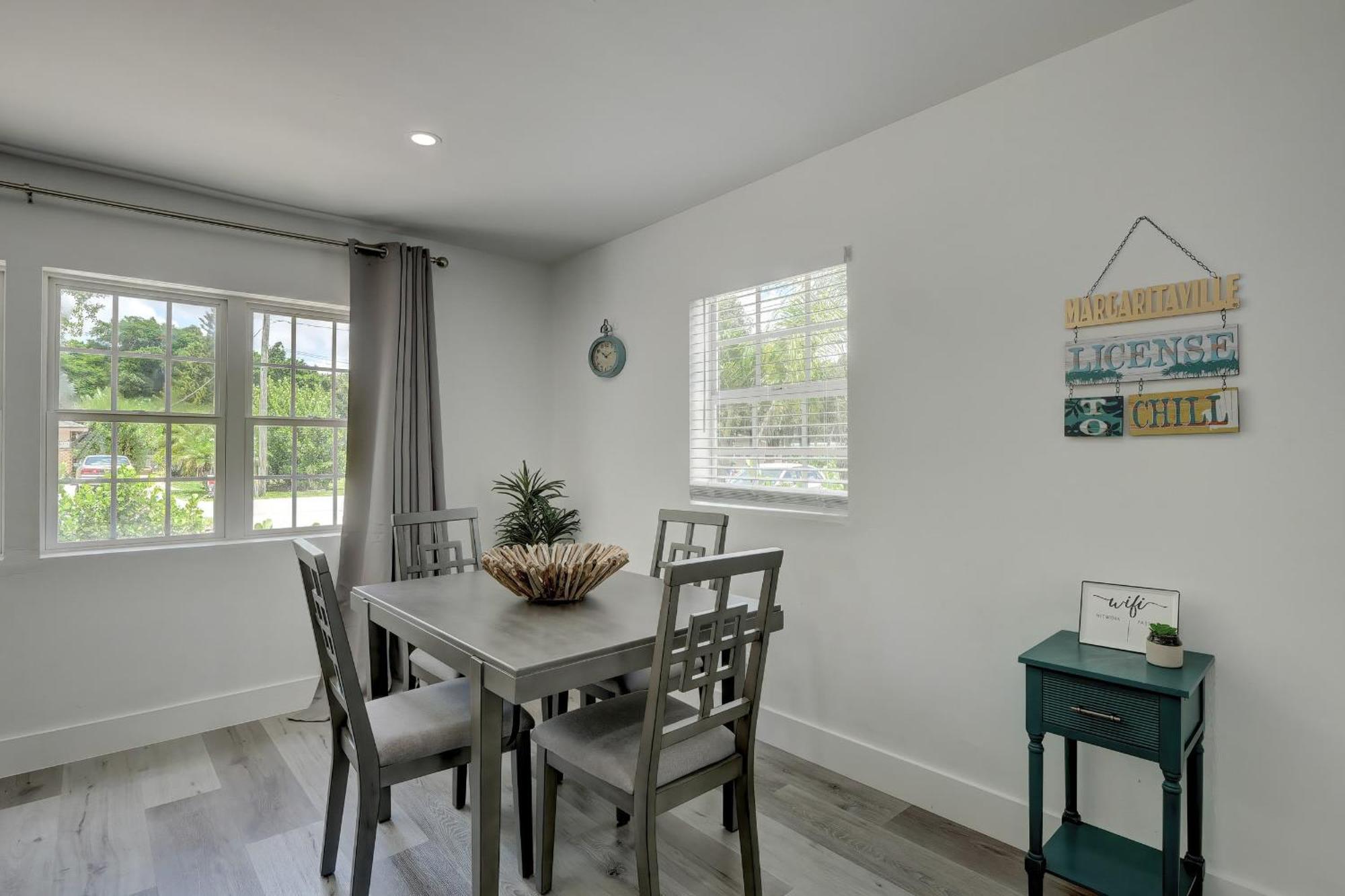 Charming Downtown Retreat With Private Units Villa Bonita Springs Exteriör bild